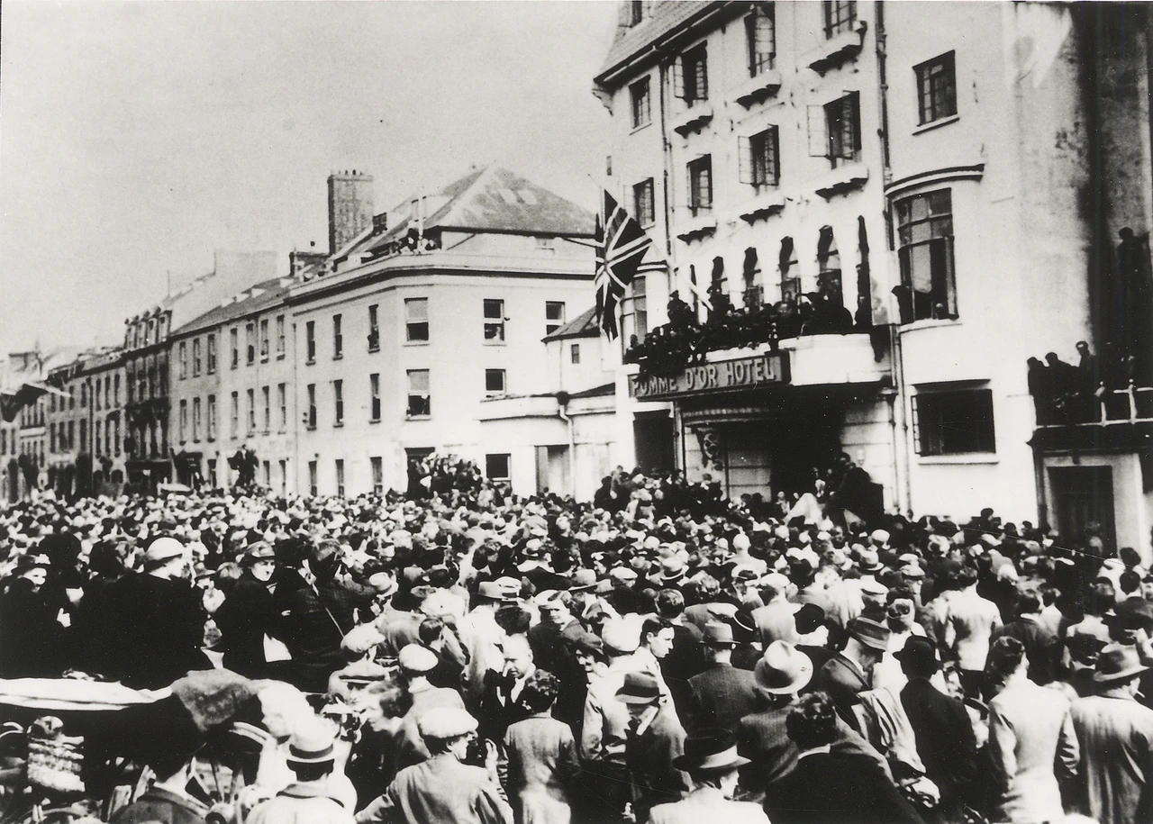 002940 1280 1280 Fit 90